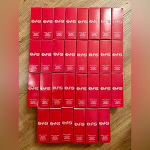 One Size (O/S) TURN UP THE BASE
BLURRING FOUNDATION 30 pieces. 
MSRP $35 each